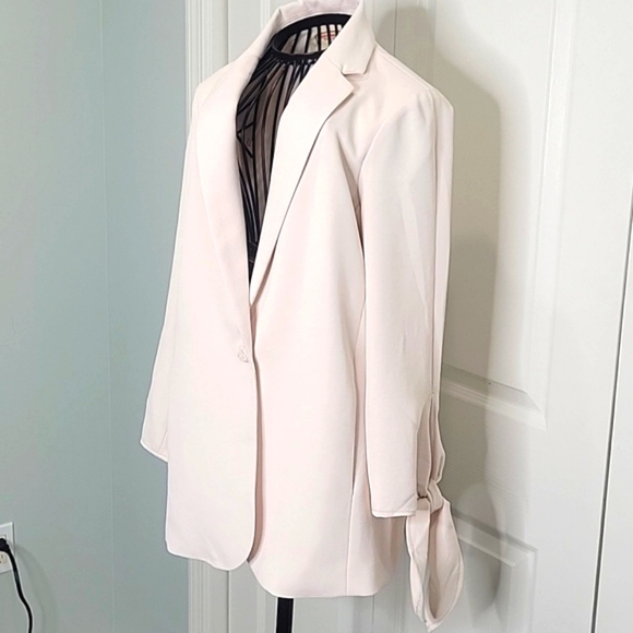 ANTHROPOLOGIE Cartonnier  Pale Pink Blazer with Tie Cuffs Size 2 NWT - Picture 1 of 9